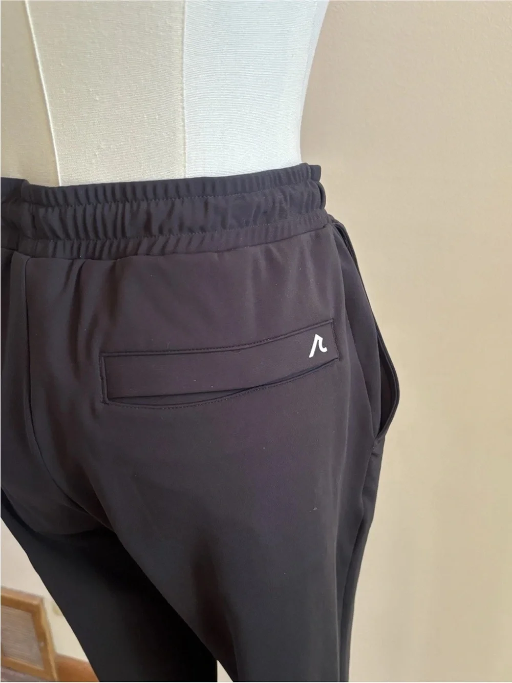 Redvanly Black Golf Jogger Pants Women’s Small Stretch Travel Athleisure Per